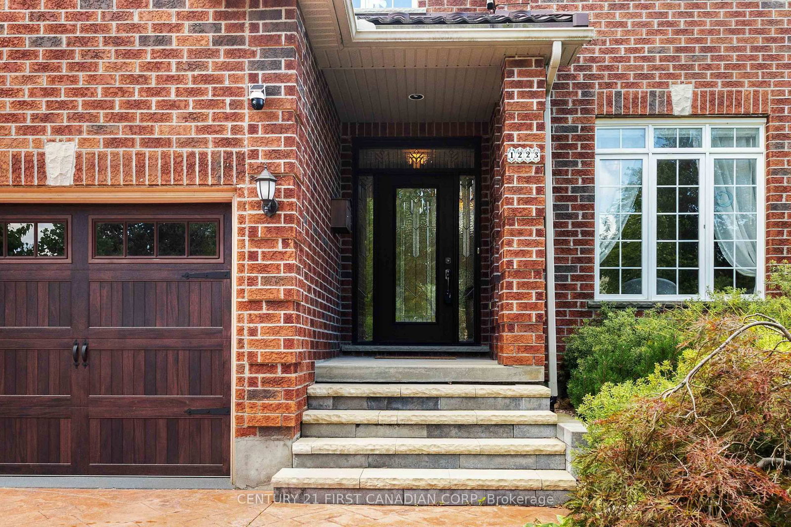 1223 Thornley Street • London South, ON photo 5