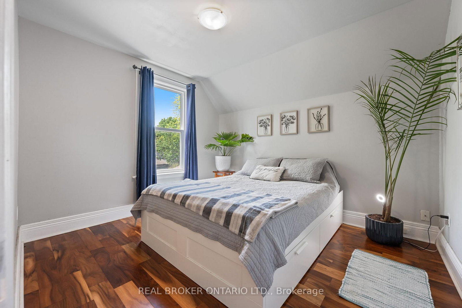 30 DUNDAS Street • Brantford, ON photo 15