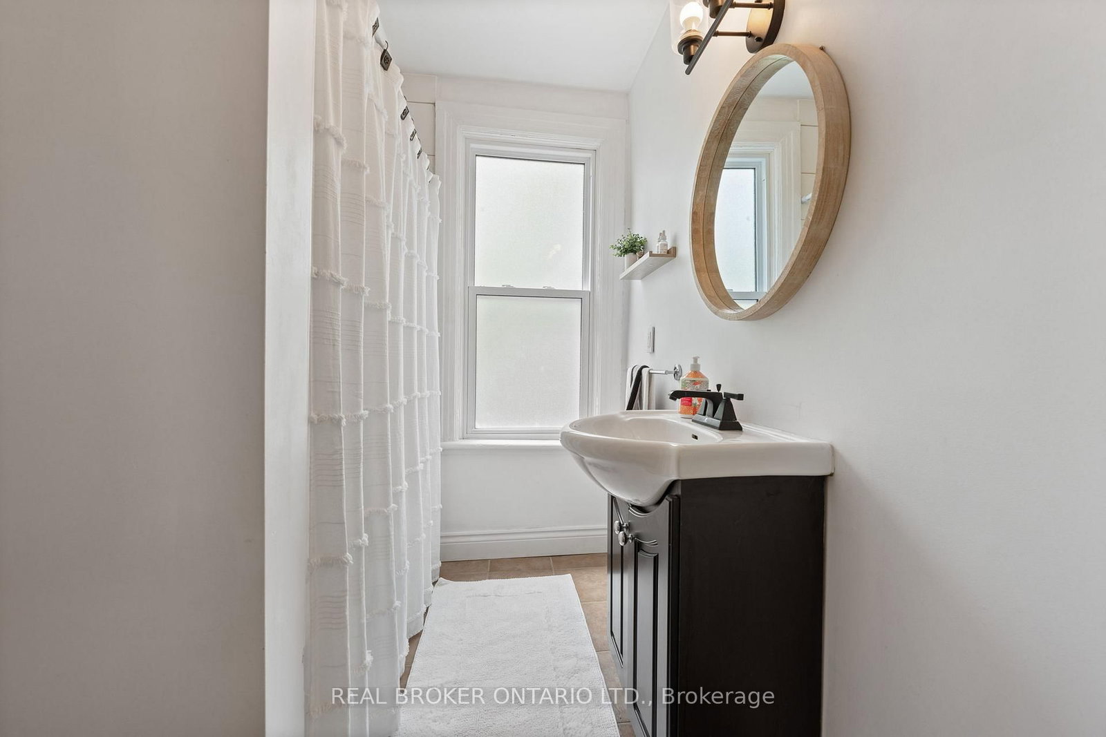 30 DUNDAS Street • Brantford, ON photo 17