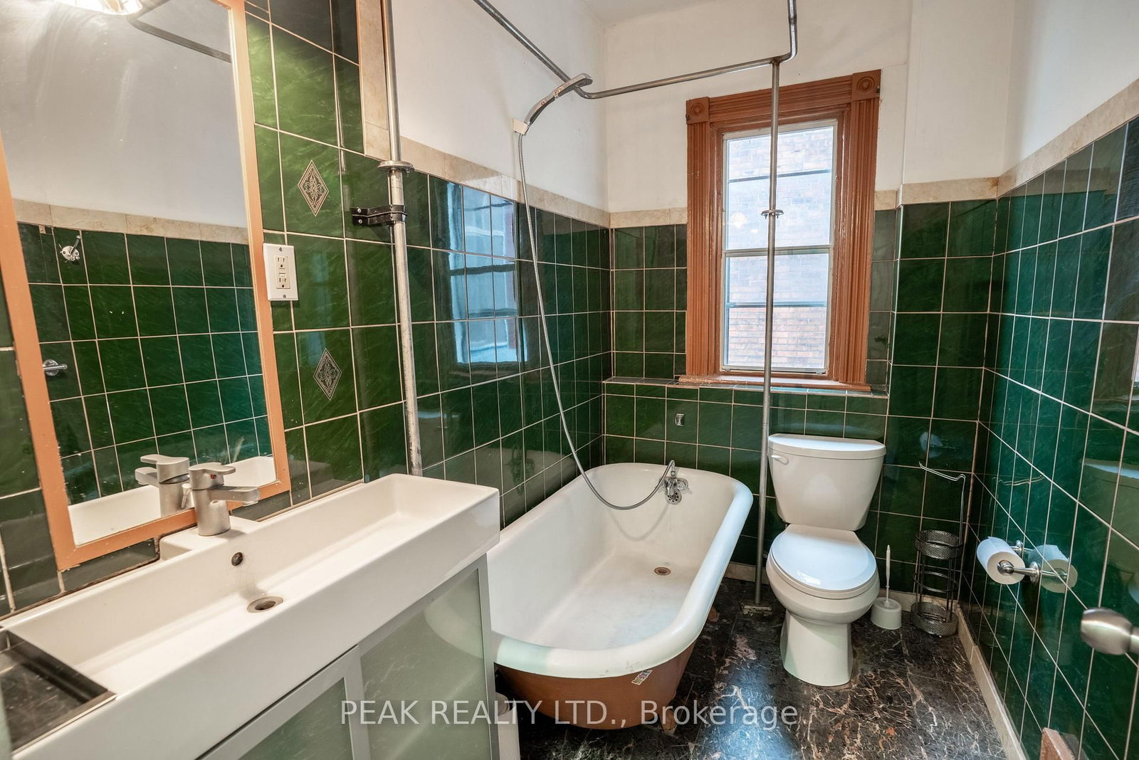 127 East Avenue S • Hamilton, ON photo 14
