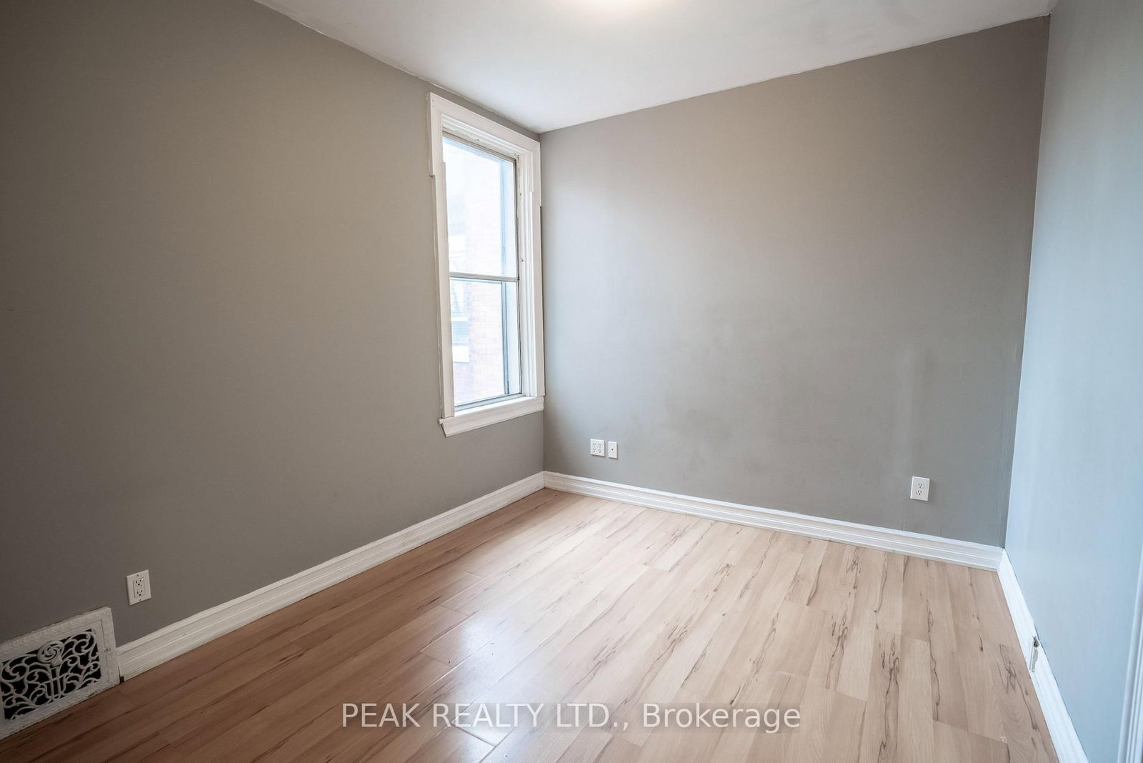 127 East Avenue S • Hamilton, ON photo 15