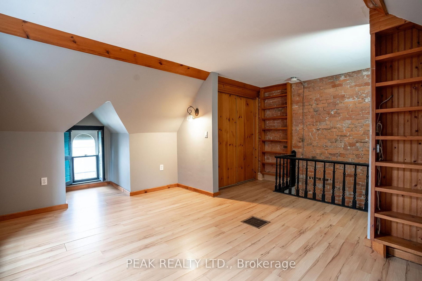 127 East Avenue S • Hamilton, ON photo 20