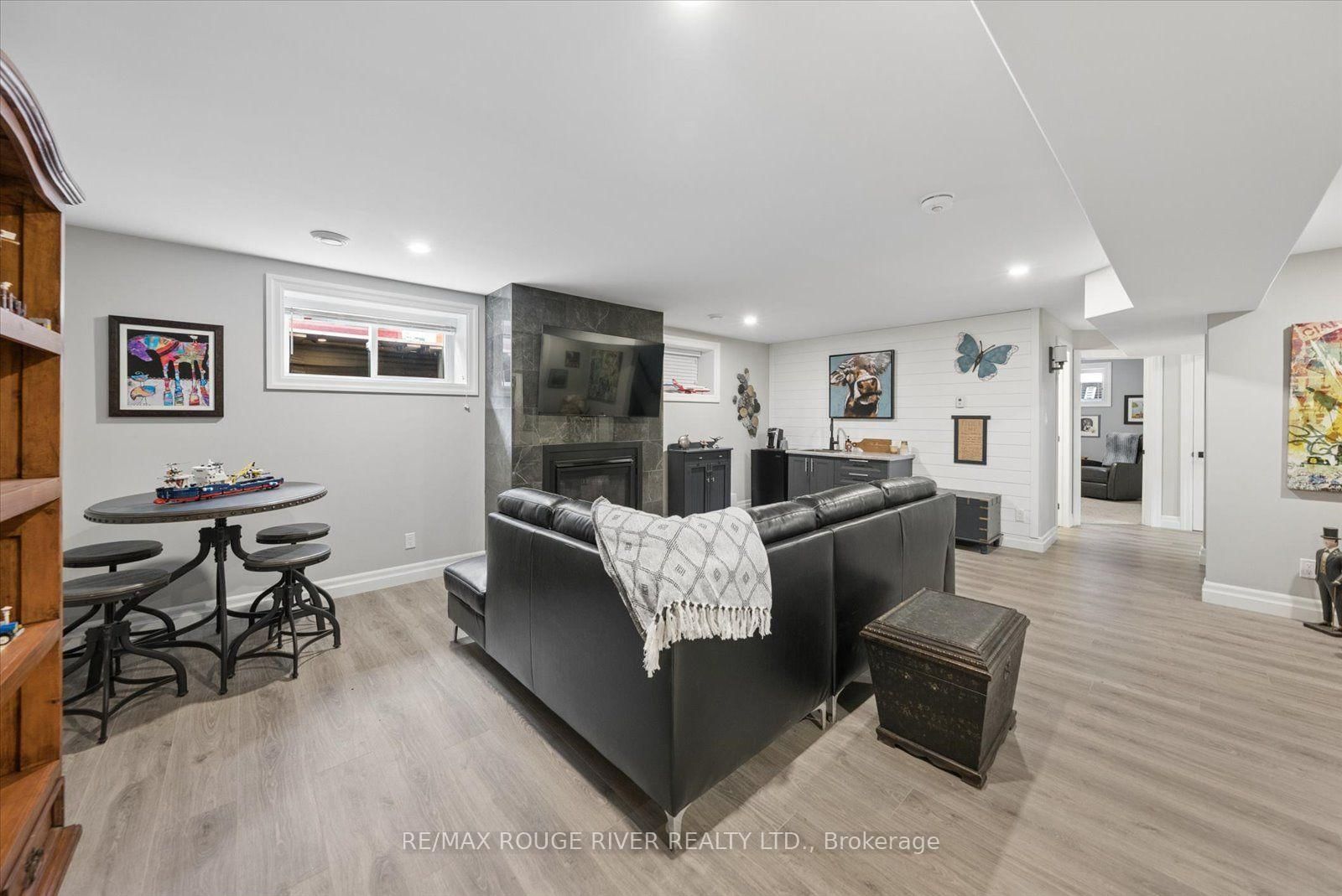 25 Ambrosia Terrace • Quinte West, ON photo 28