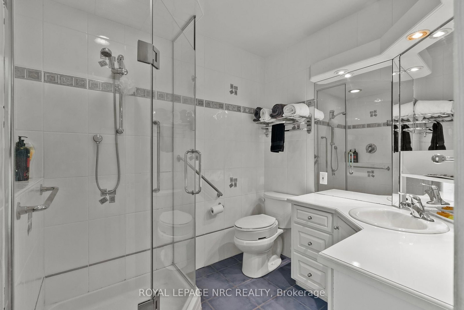16 DUMFRIES Street • Niagara-on-the-Lake, ON photo 19