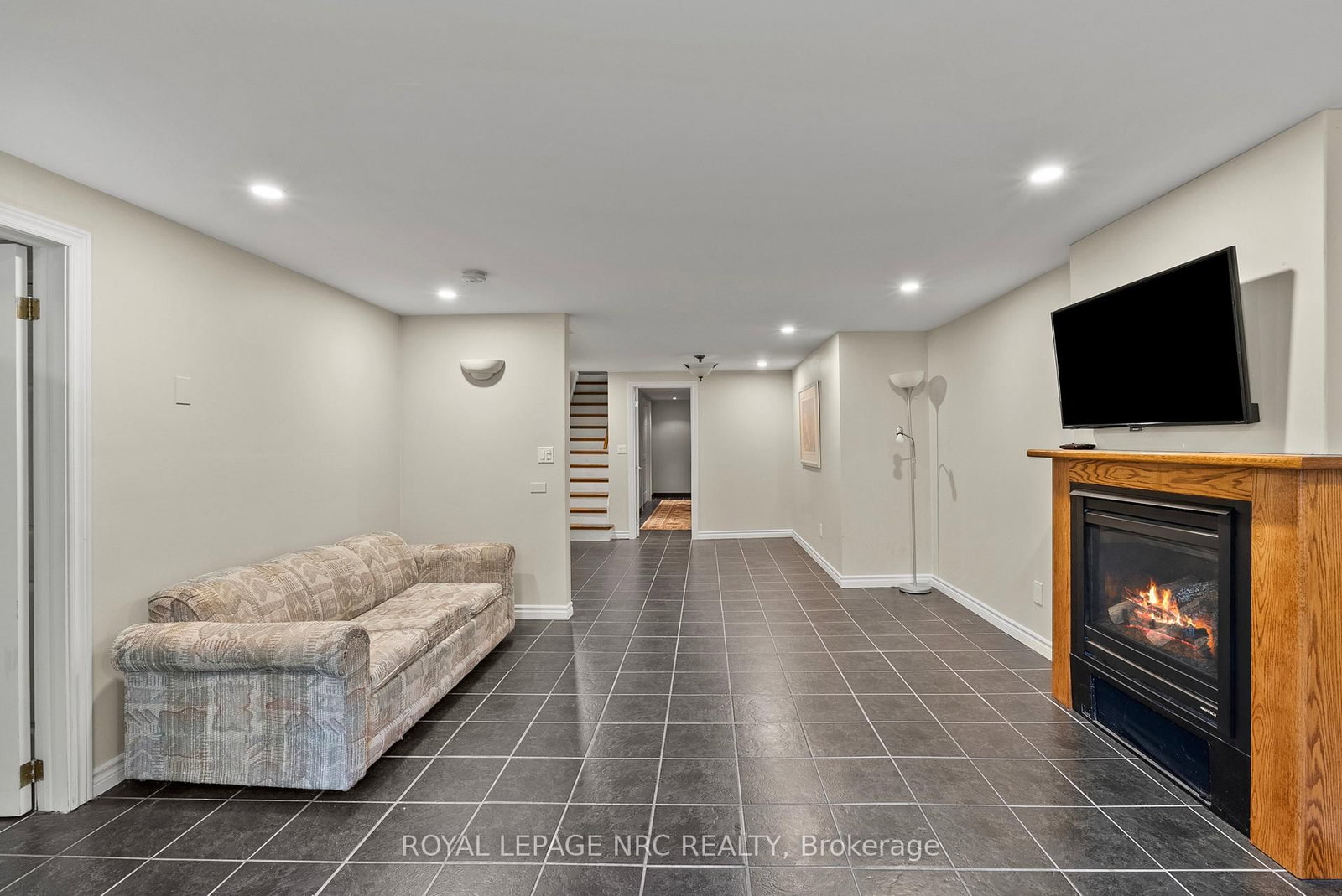 16 DUMFRIES Street • Niagara-on-the-Lake, ON photo 27