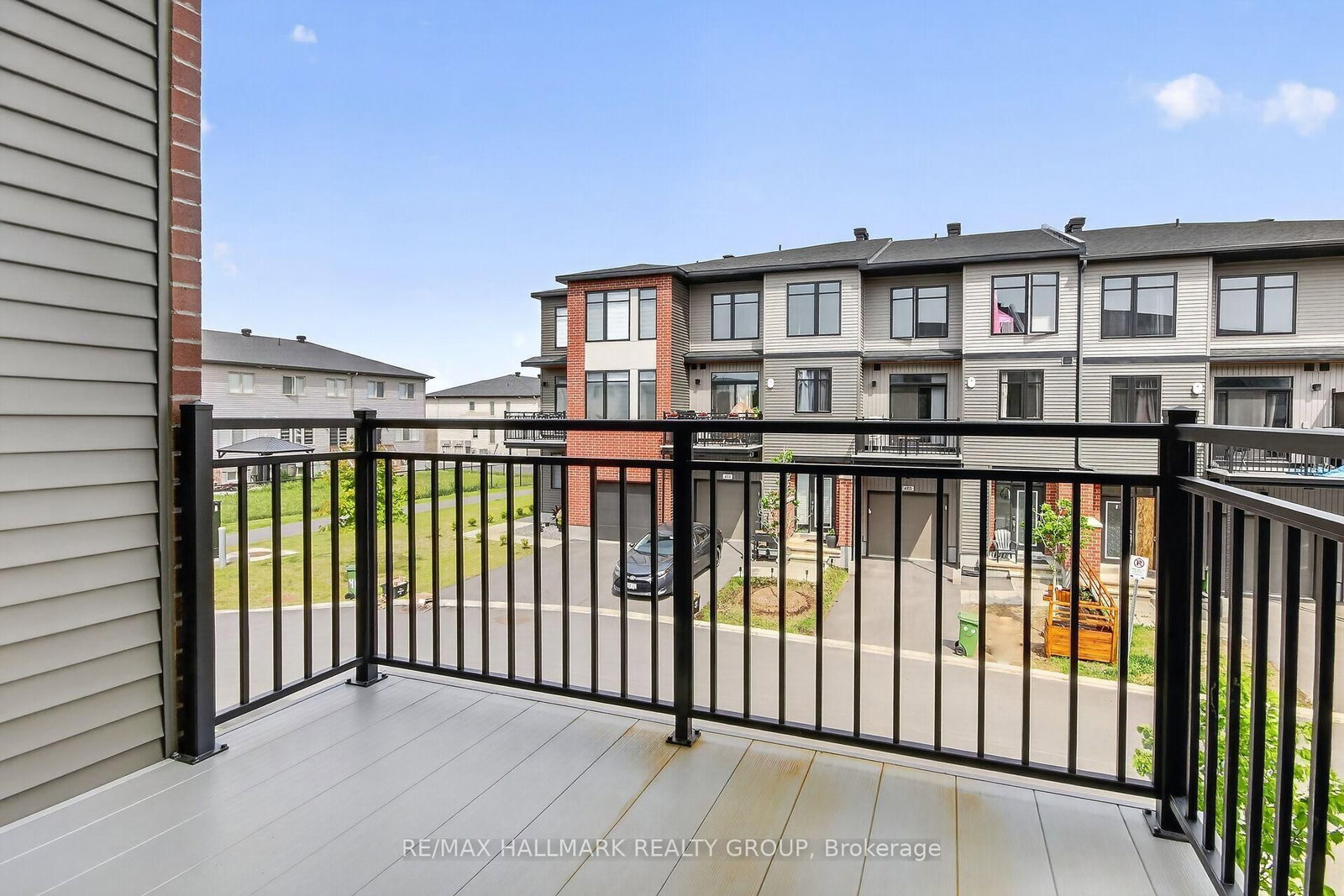 402 JEWELWING Private • Ottawa, ON photo 13