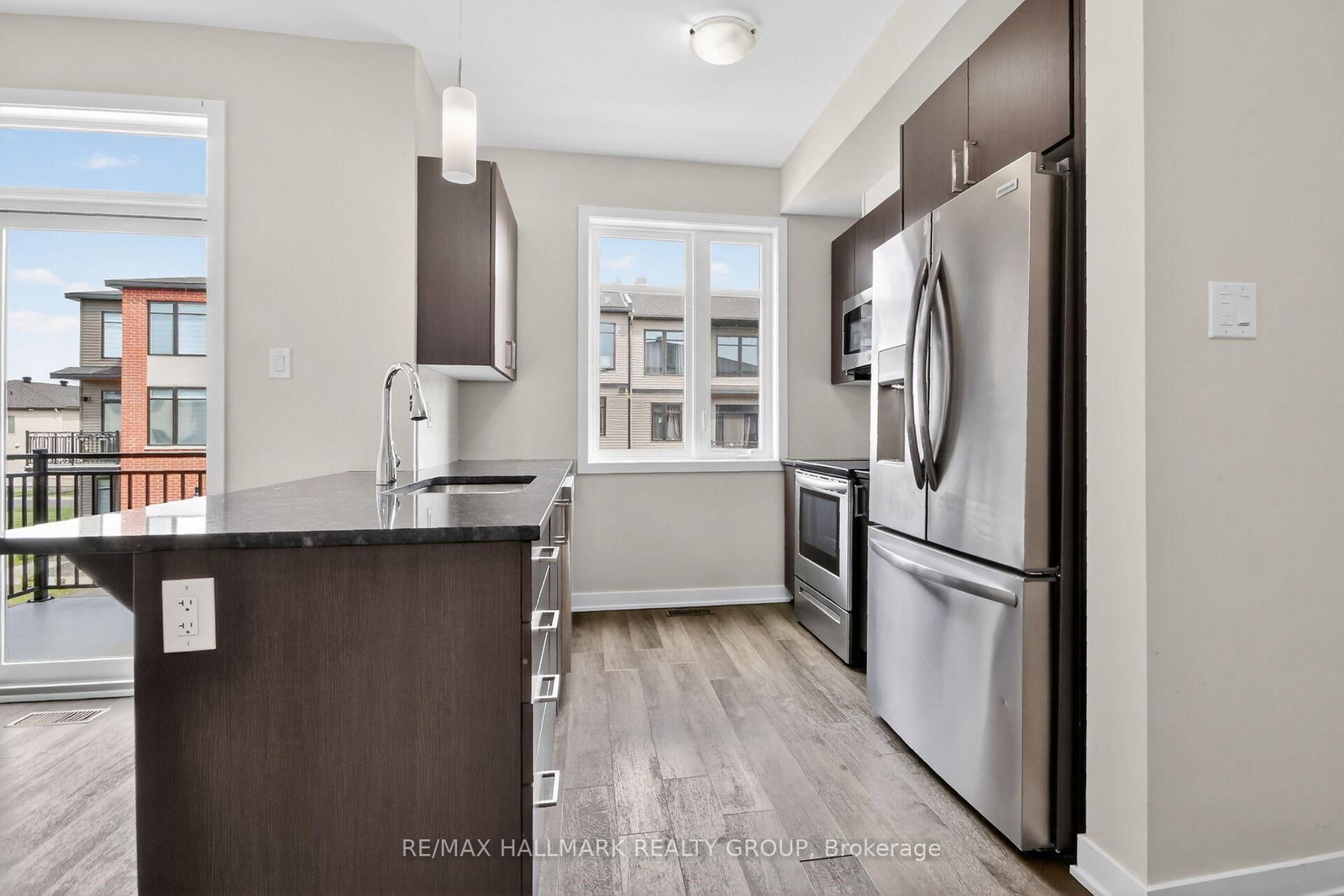 402 JEWELWING Private • Ottawa, ON photo 16