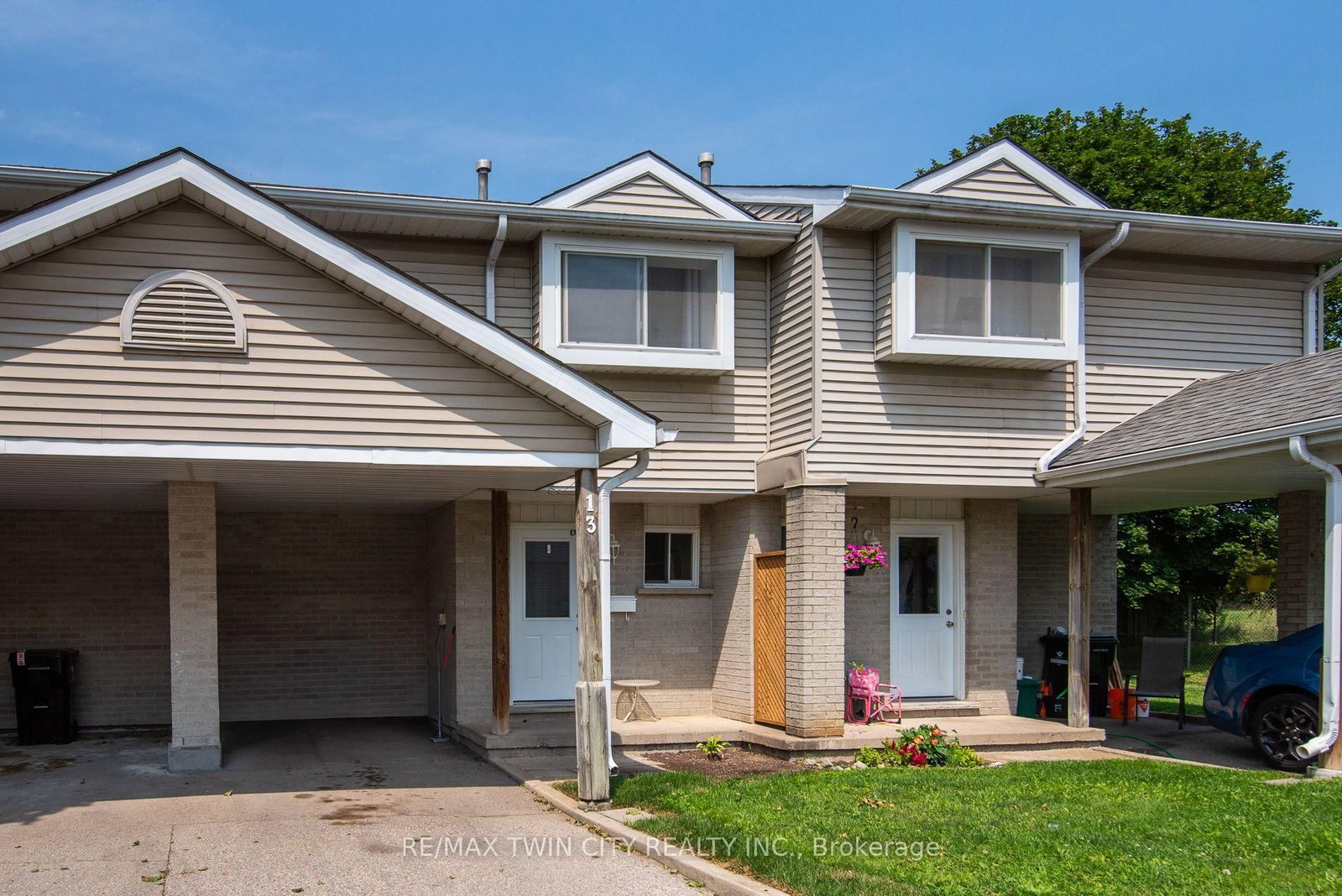 125 Sekura Crescent • #13 • Cambridge, ON photo 1