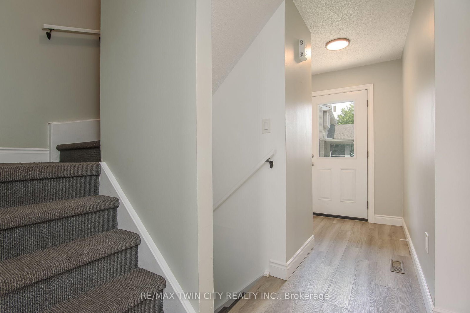 125 Sekura Crescent • #13 • Cambridge, ON photo 12