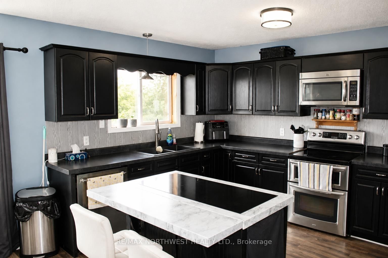 501 ATWOOD AVE • Rainy River, ON photo 9