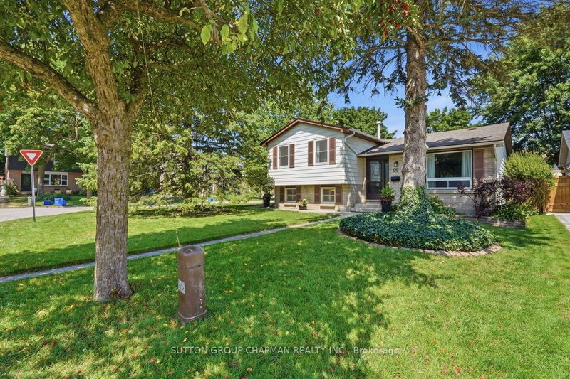 99 Inverary Crescent