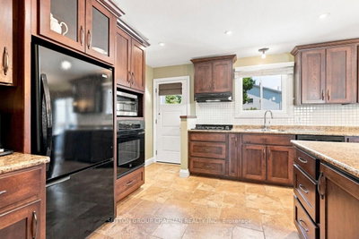 99 Inverary Crescent • London North, ON photo 8