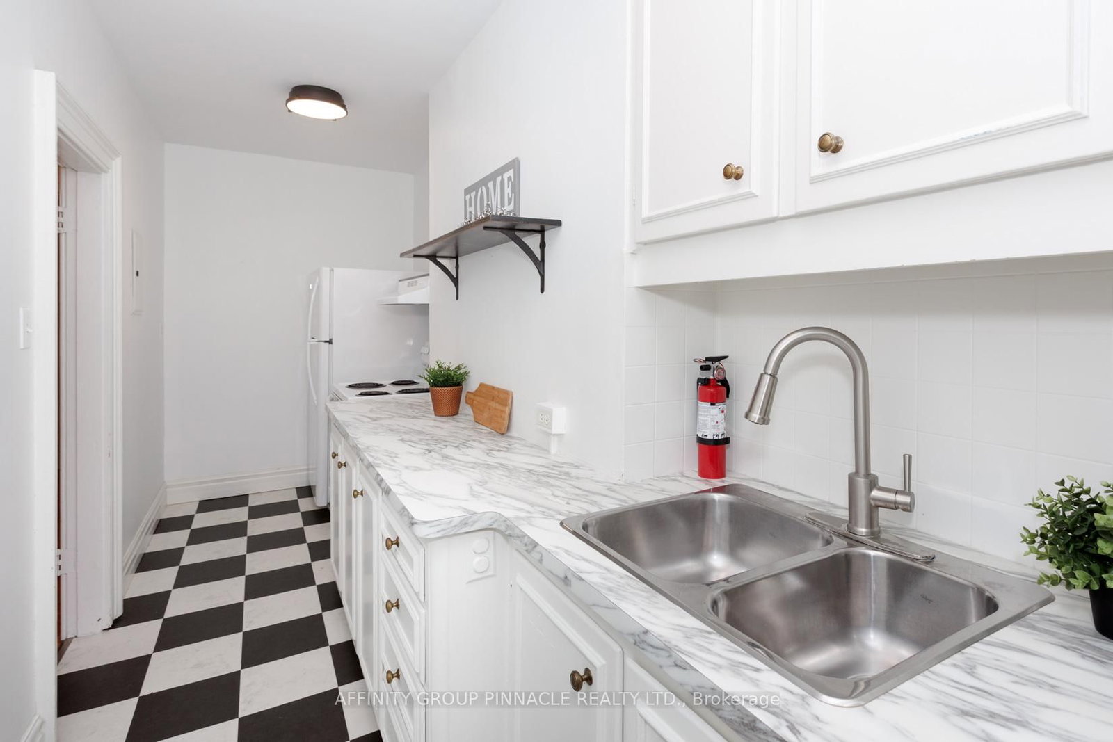12 Russell Street E • Kawartha Lakes, ON photo 8