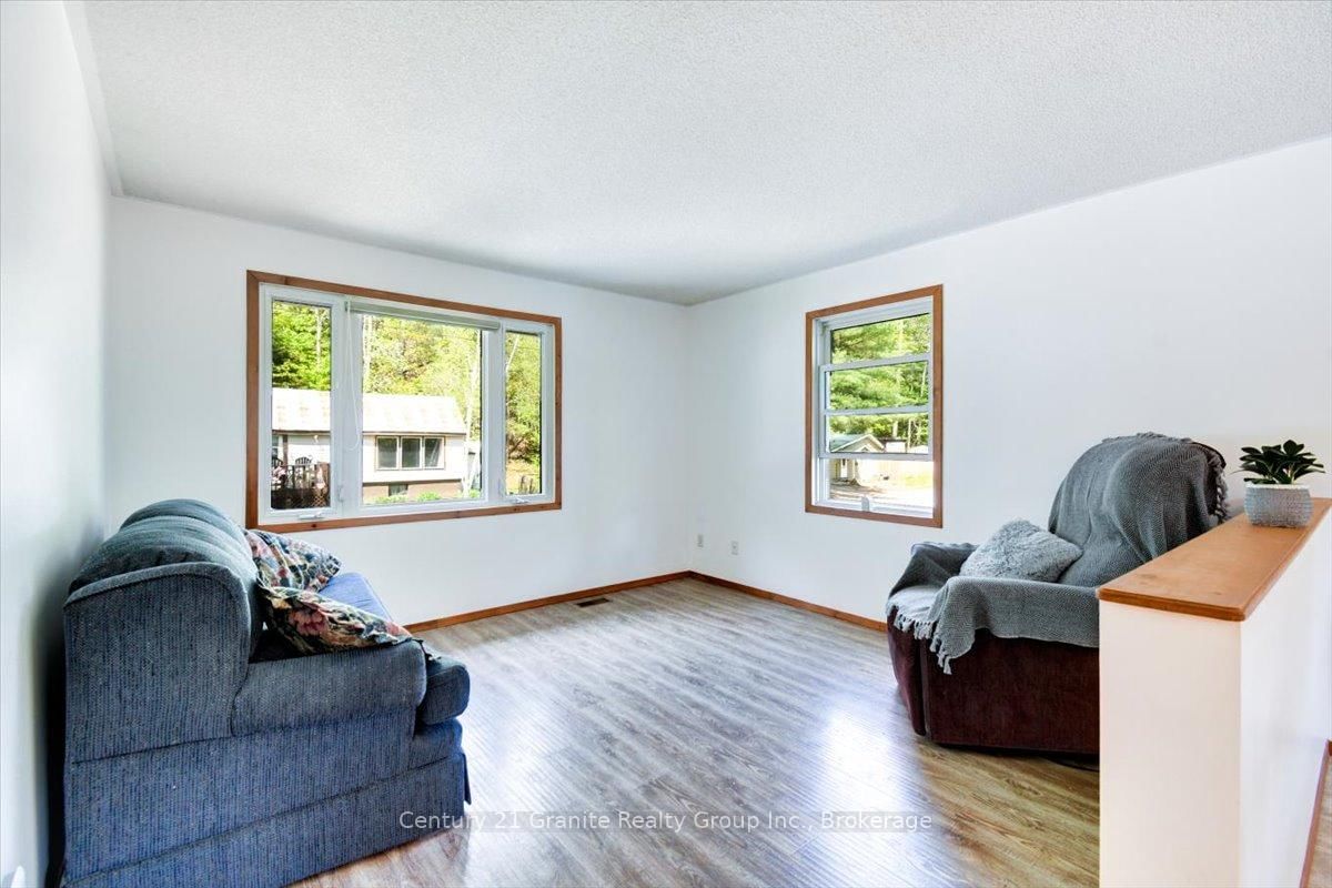 66 Hastings Street S • Bancroft, ON photo 11