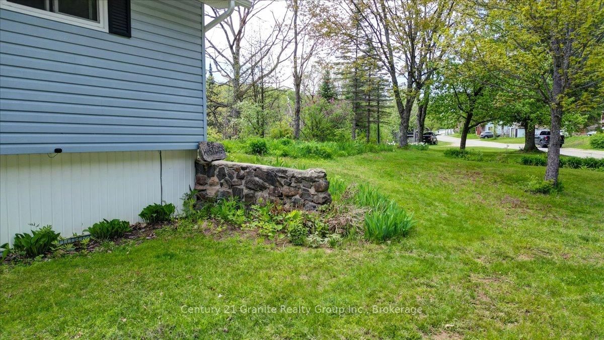 66 Hastings Street S • Bancroft, ON photo 27