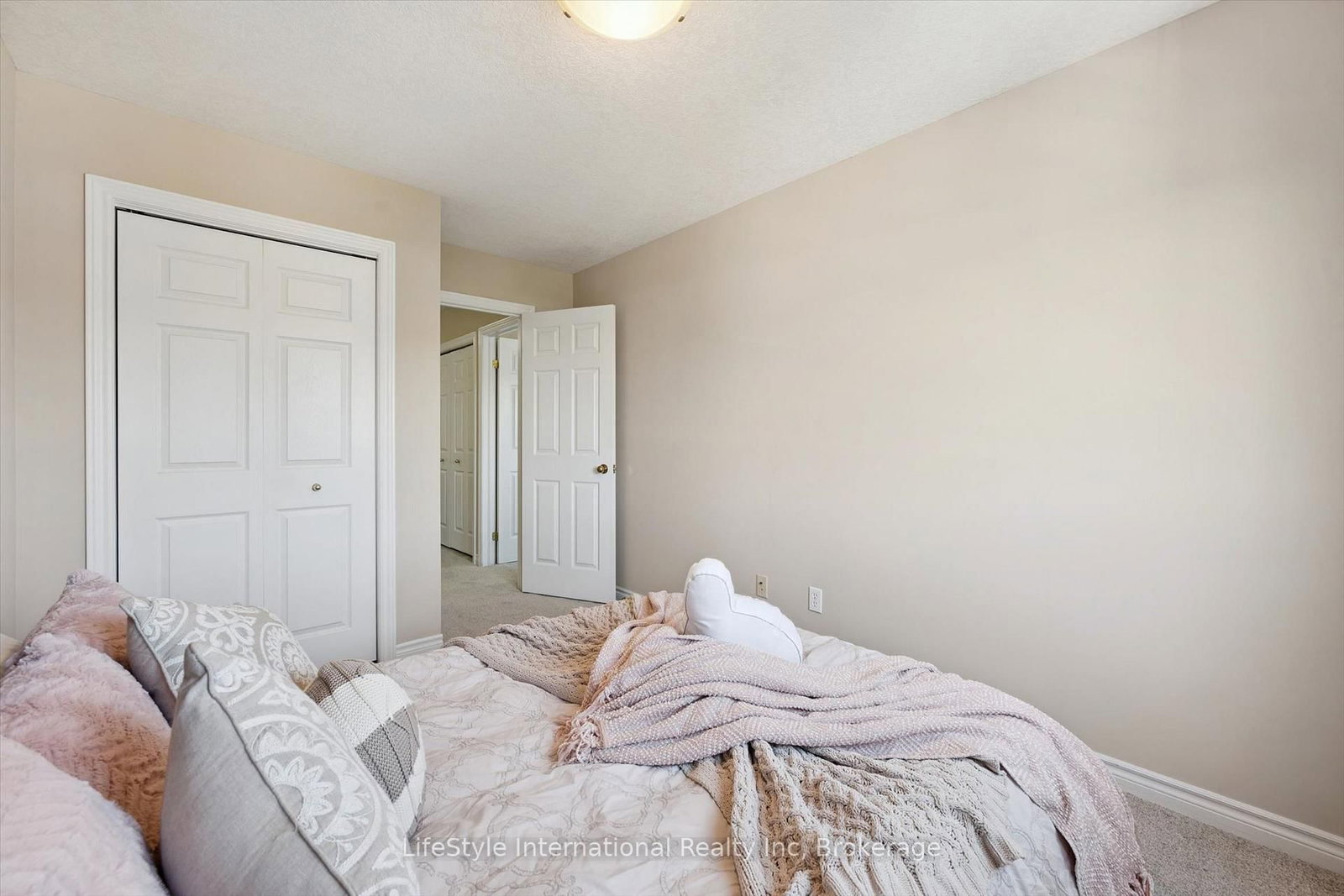 47 HASLER Crescent • Guelph, ON photo 23