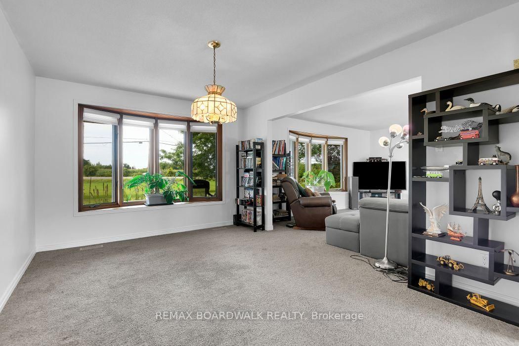 3382 Carp Road • Carp, ON photo 10