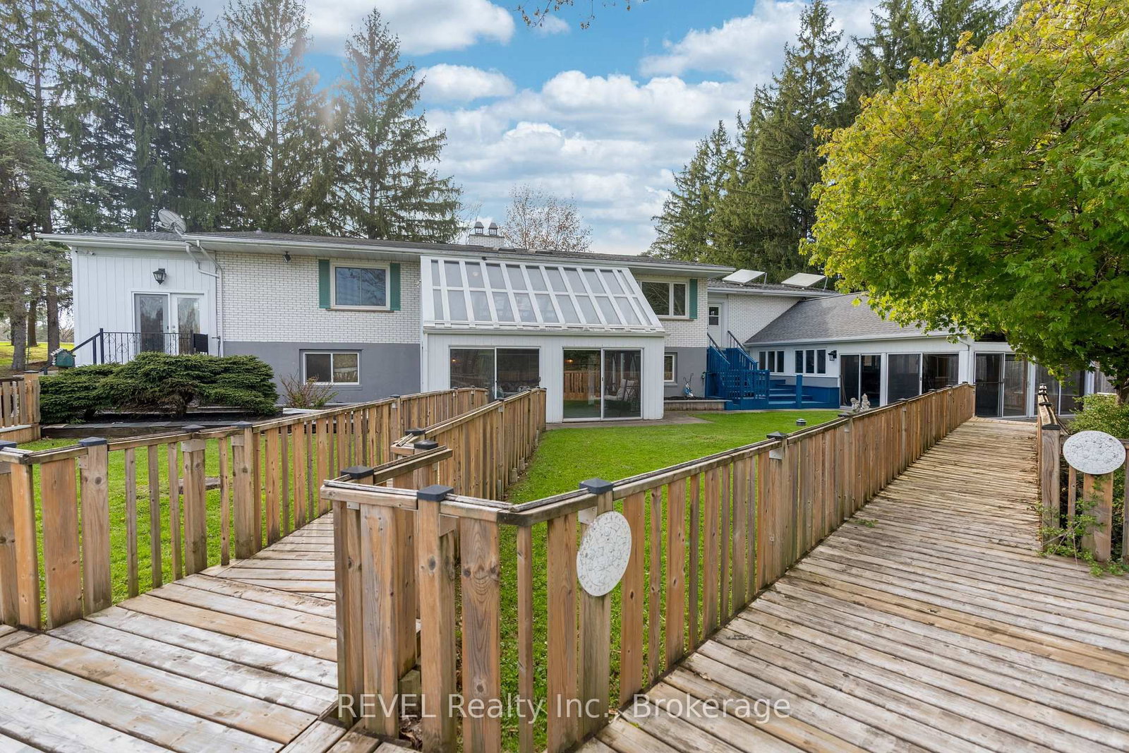 2010 Hansler Street • Pelham, ON photo 34