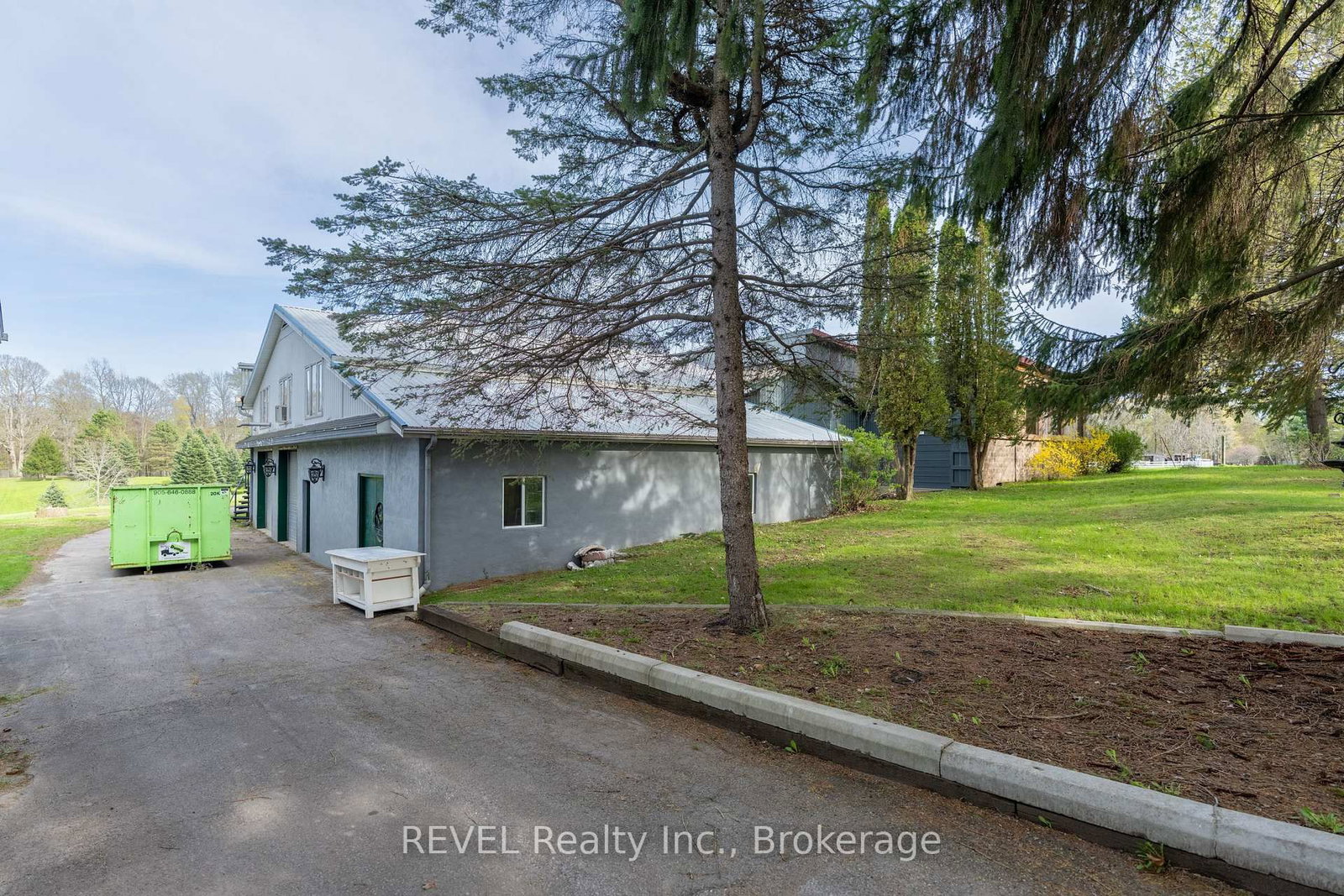 2010 Hansler Street • Pelham, ON photo 37