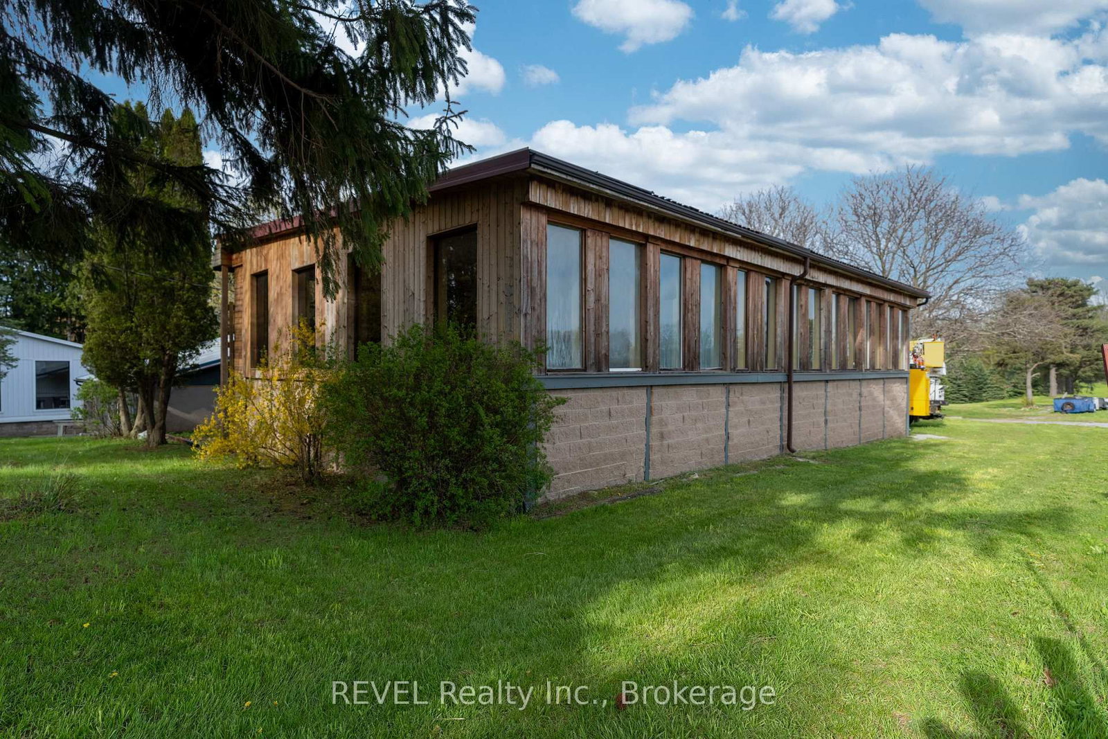 2010 Hansler Street • Pelham, ON photo 39