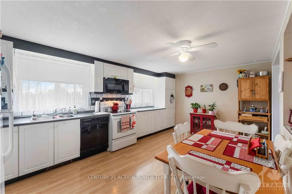 1512 BLACKHEATH Street N • Ottawa, ON photo 10