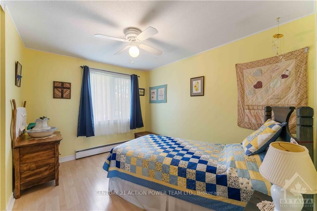 1512 BLACKHEATH Street N • Ottawa, ON photo 11