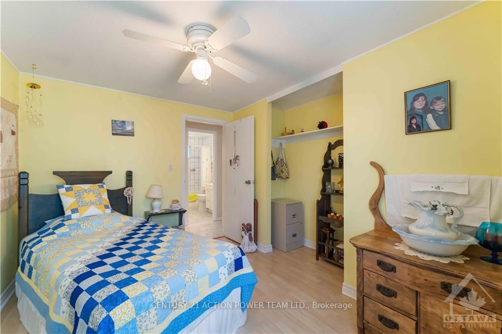 1512 BLACKHEATH Street N • Ottawa, ON photo 13