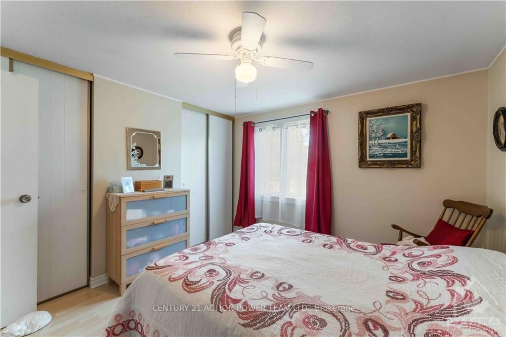 1512 BLACKHEATH Street N • Ottawa, ON photo 18