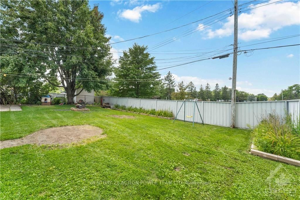 1512 BLACKHEATH Street N • Ottawa, ON photo 28