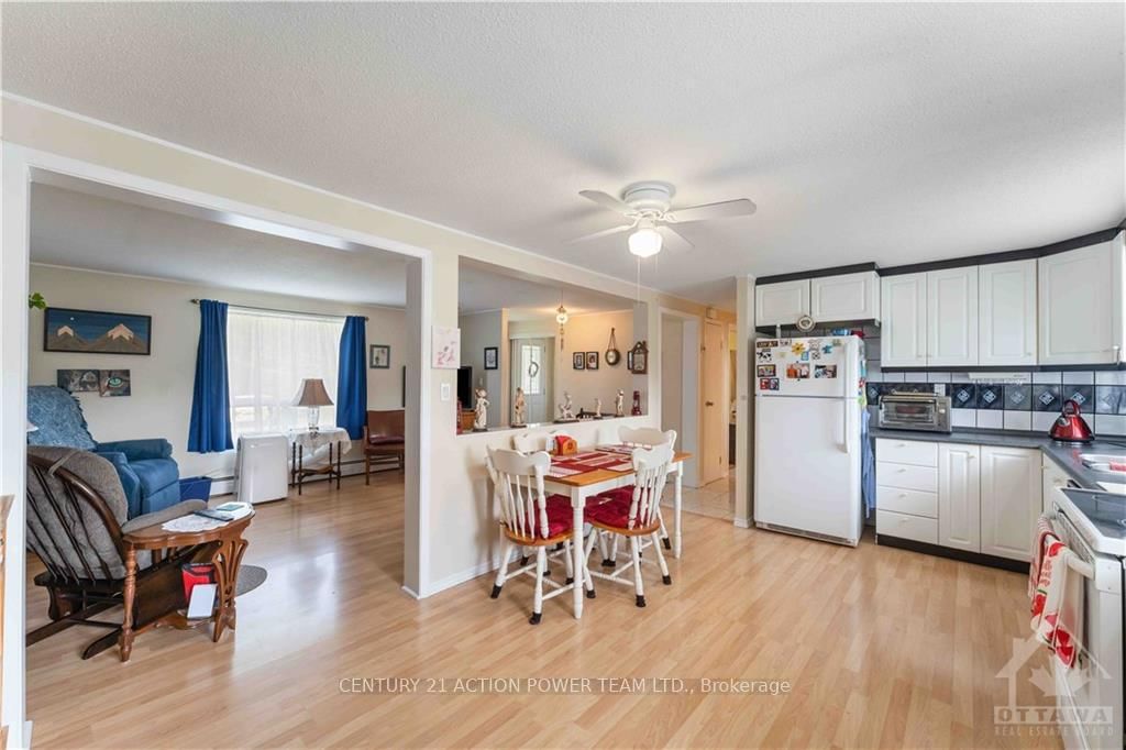 1512 BLACKHEATH Street N • Ottawa, ON photo 8