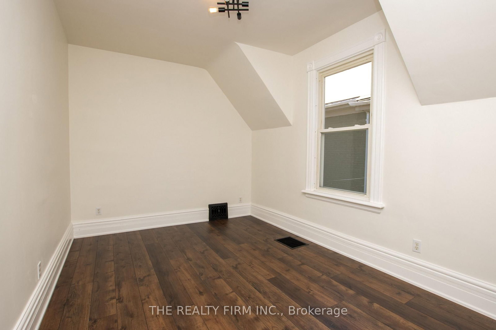 772-774 Queens Avenue • London East, ON photo 29