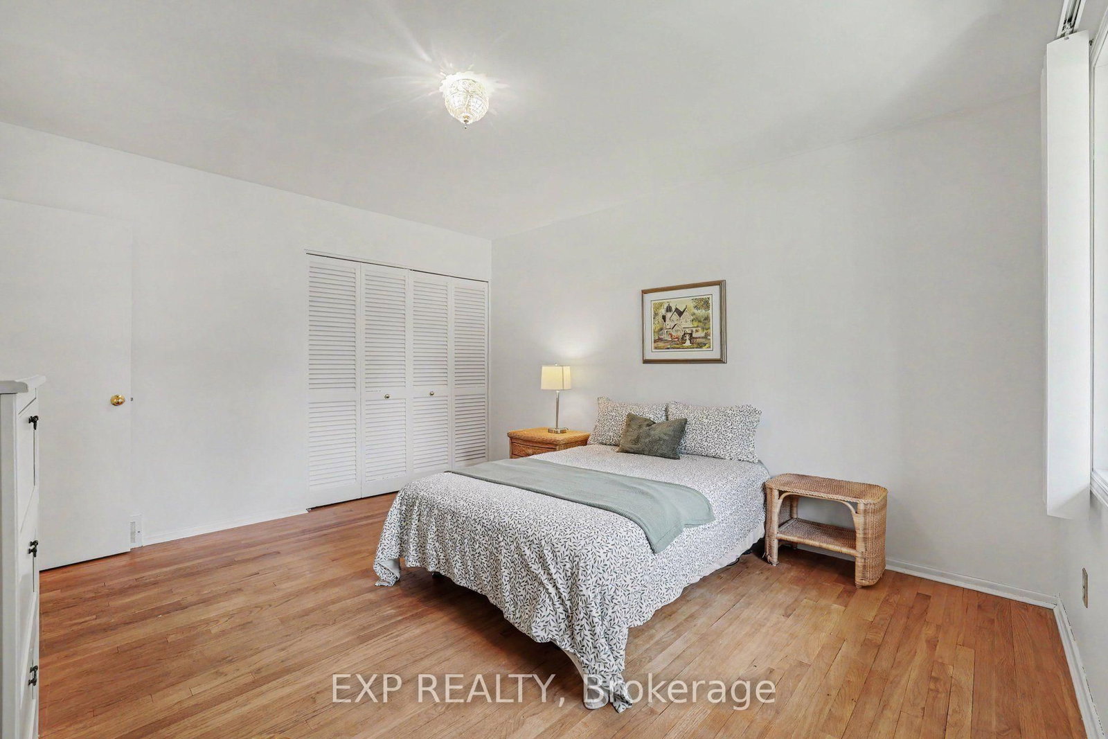 16 Elmsley Crescent • Ottawa, ON photo 18