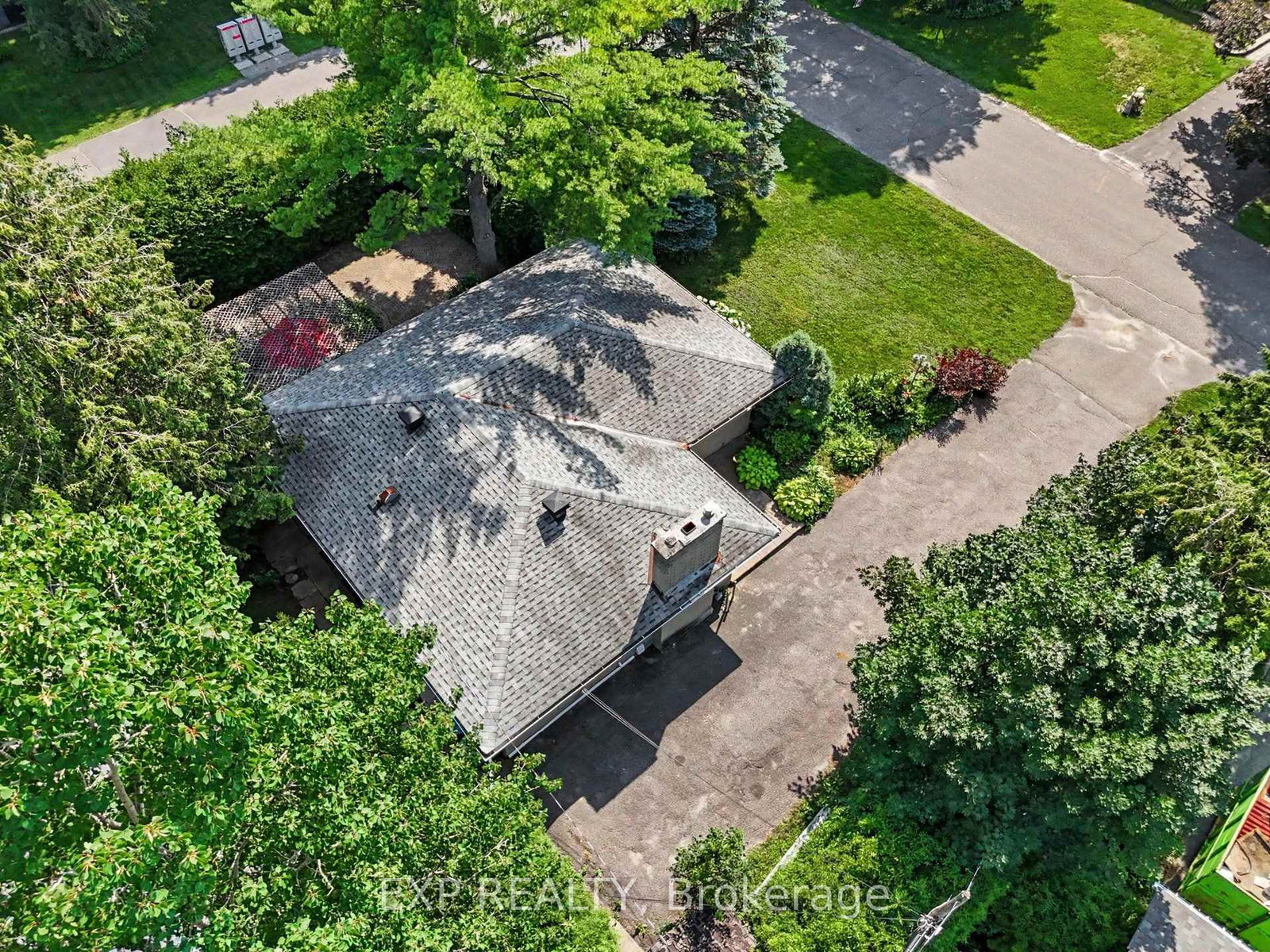 16 Elmsley Crescent • Ottawa, ON photo 33