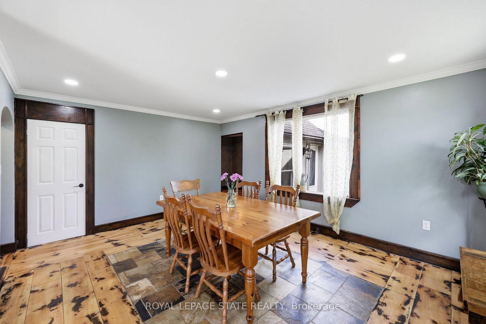 97 Smith Road • Hamilton, ON photo 12