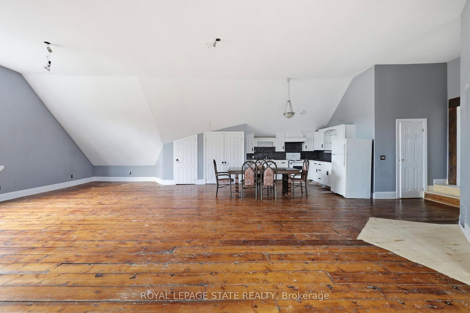 97 Smith Road • Hamilton, ON photo 36