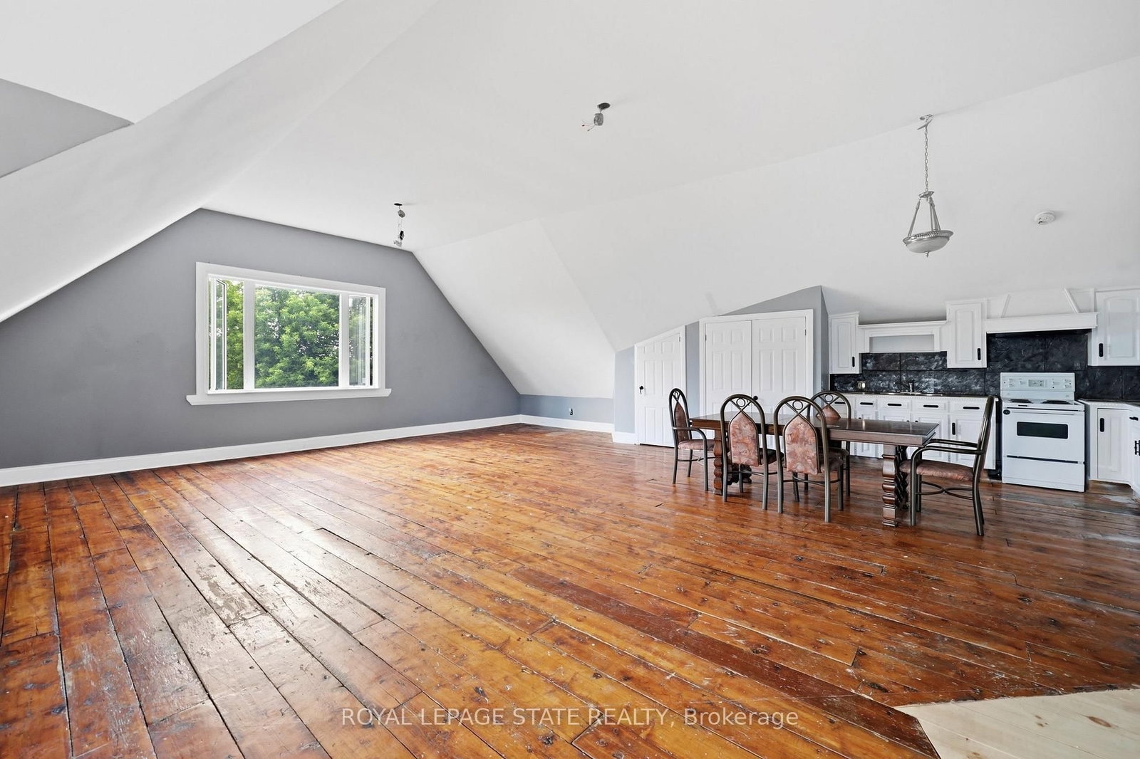 97 Smith Road • Hamilton, ON photo 37