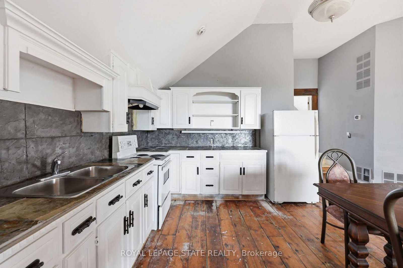 97 Smith Road • Hamilton, ON photo 38