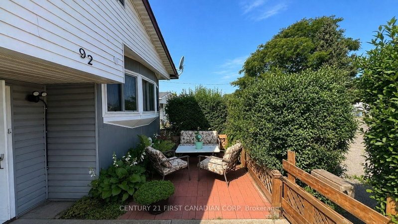 92 - 198 SPRINGBANK Drive