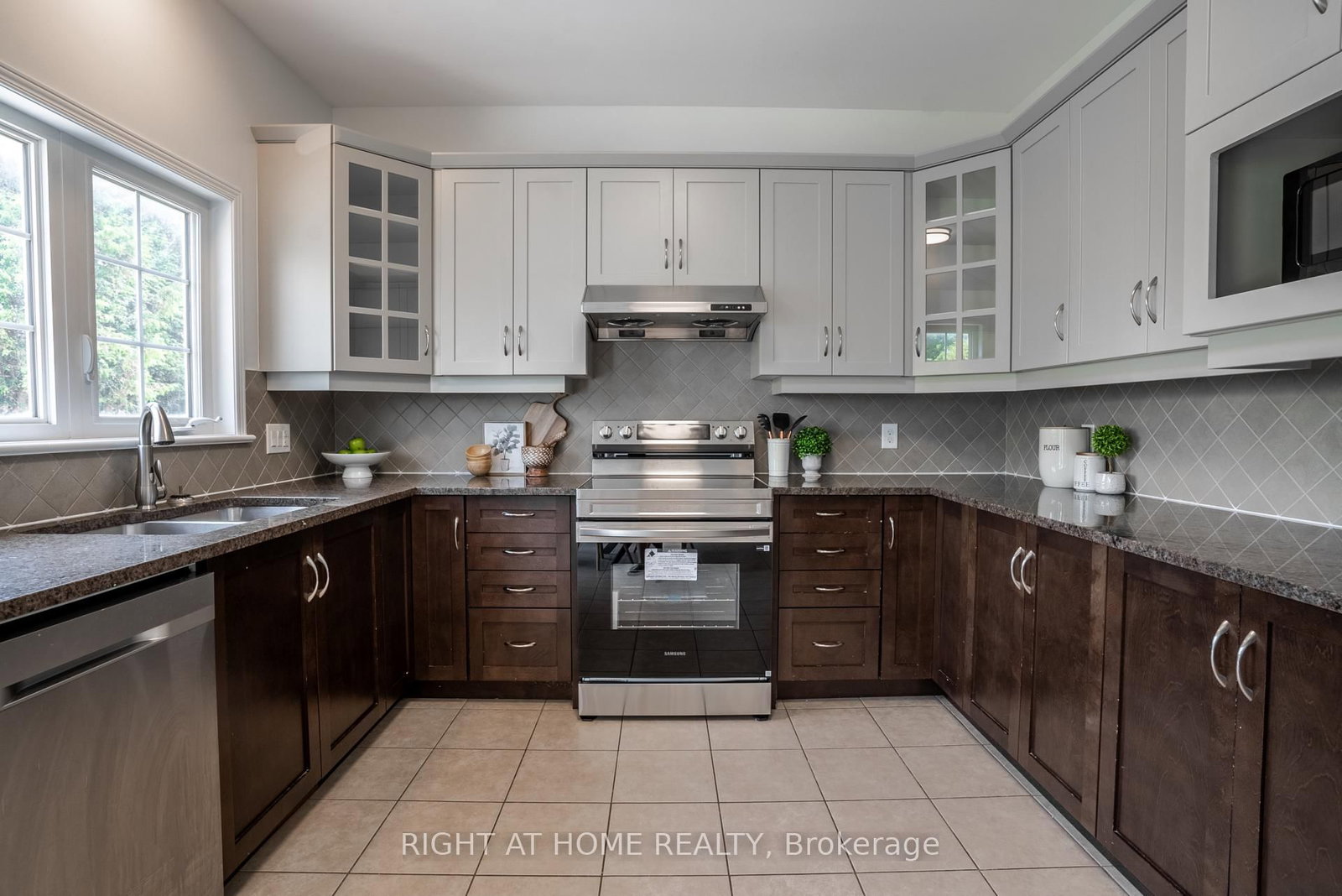 106 Sunita Crescent • Ottawa, ON photo 15