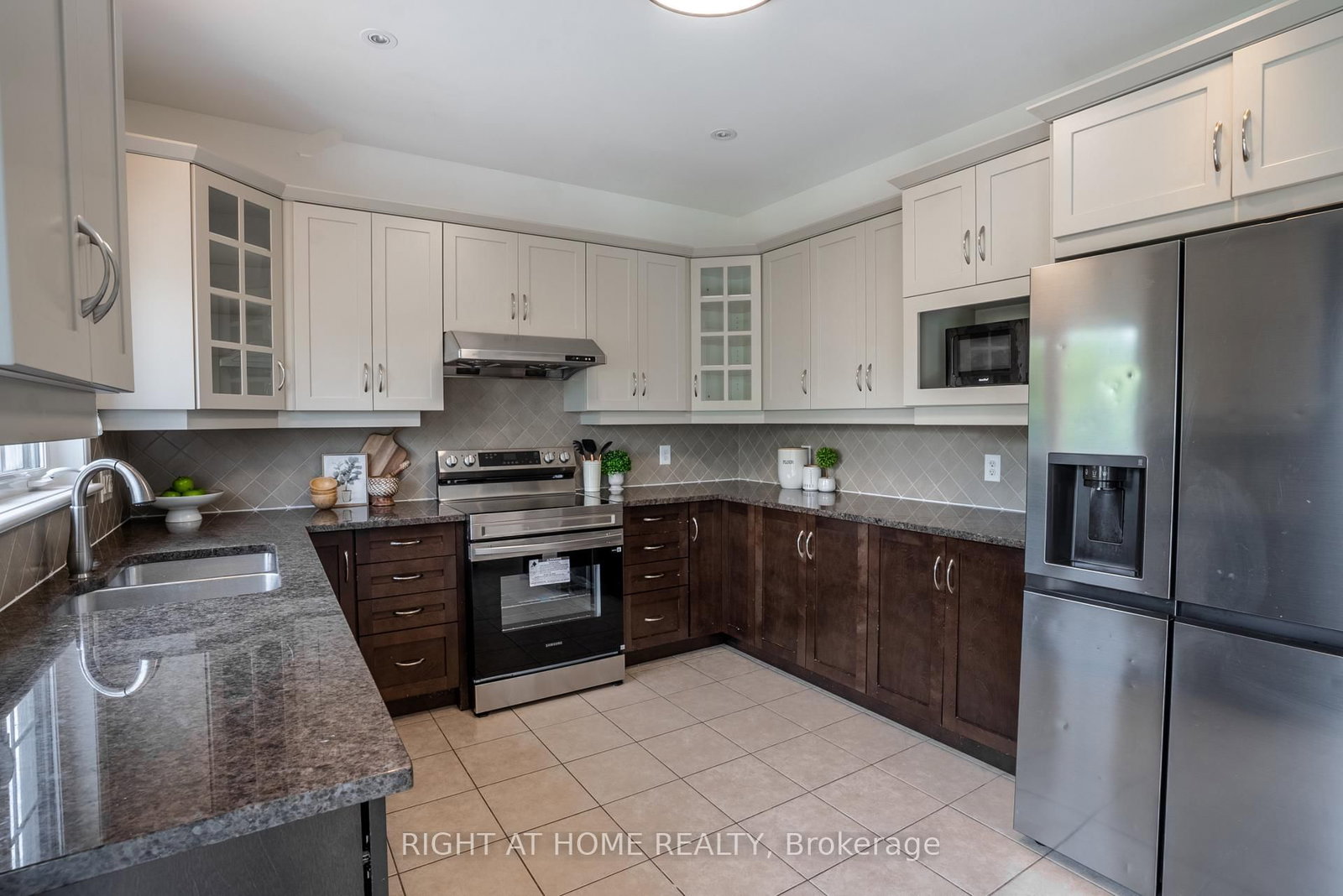 106 Sunita Crescent • Ottawa, ON photo 16