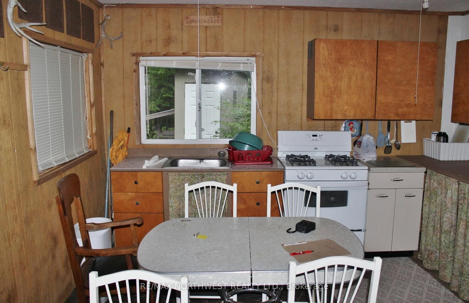 402 ANDREWS RD • Morley, ON photo 8