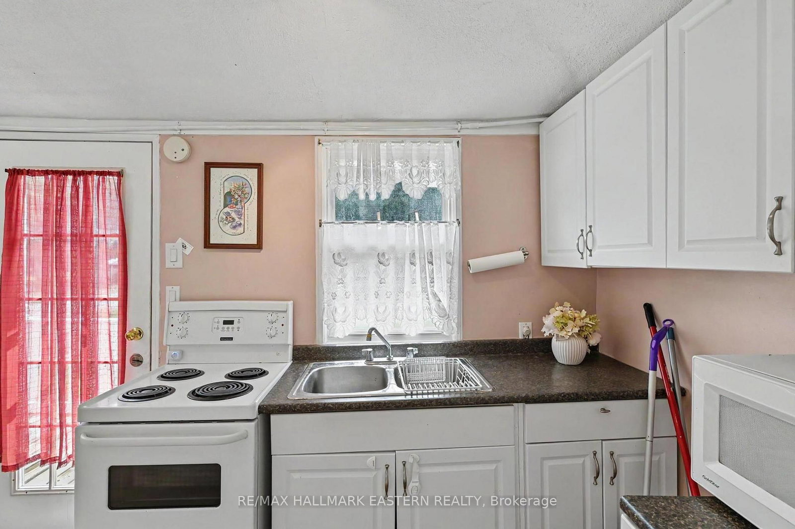 7034 Beech Street • Hamilton Township, ON photo 10