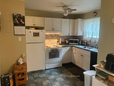 355 Oak Street • Gananoque, ON photo 8