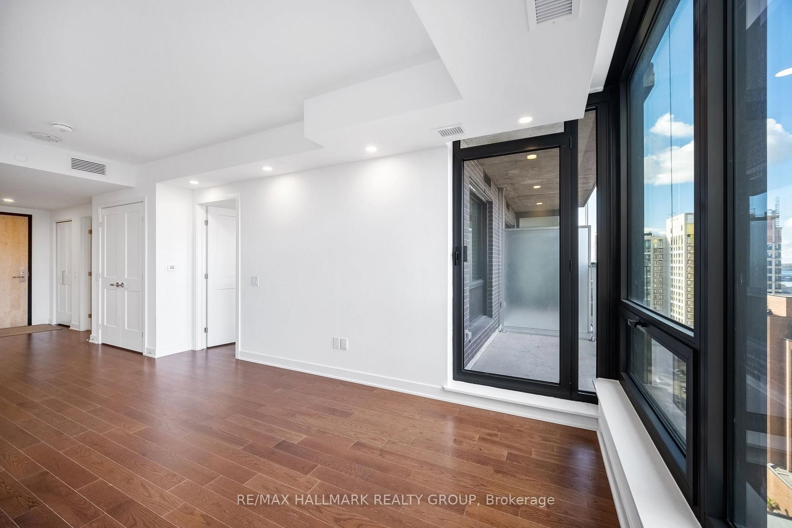 340 QUEEN Street • #1403 • Ottawa, ON photo 15