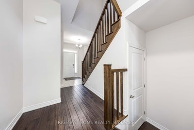 71 Southshore Crescent • Hamilton, ON photo 5