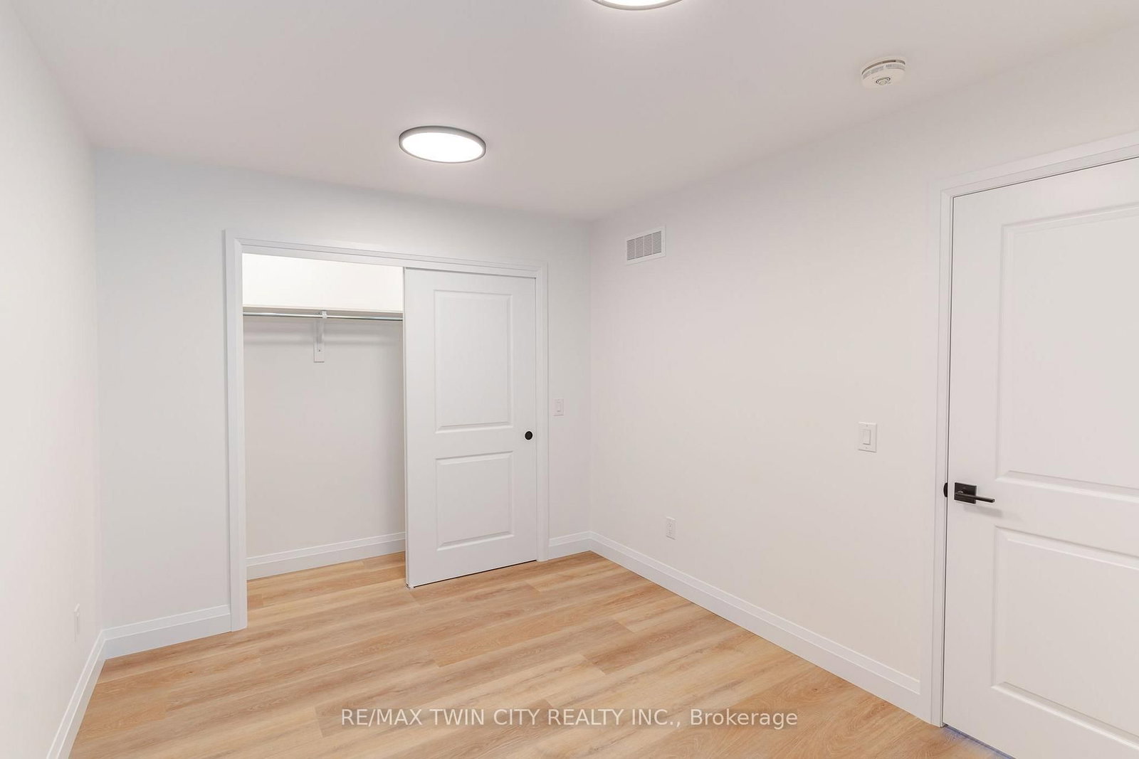 3-825 Stirling Ave, Kitchener, view 17