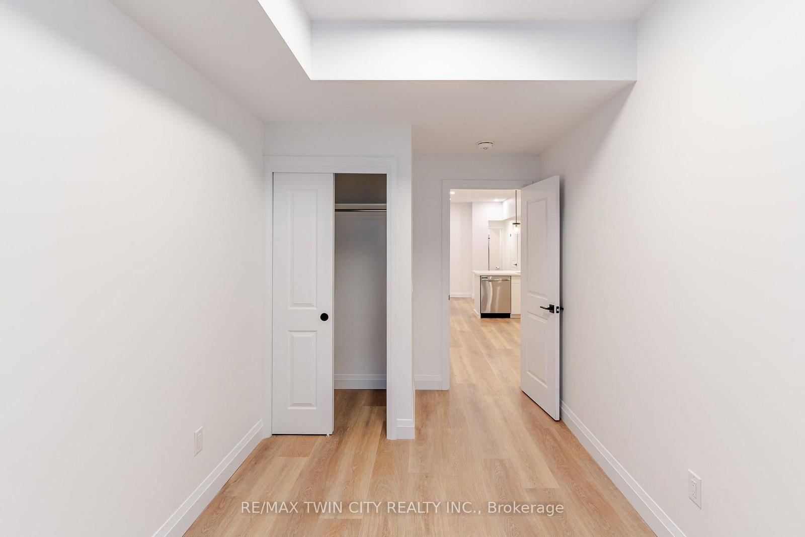 4-825 Stirling Ave, Kitchener, view 10