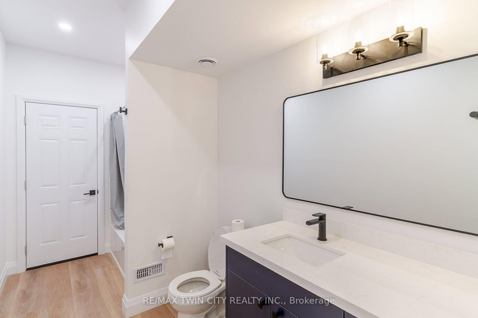 4-825 Stirling Ave, Kitchener, view 12