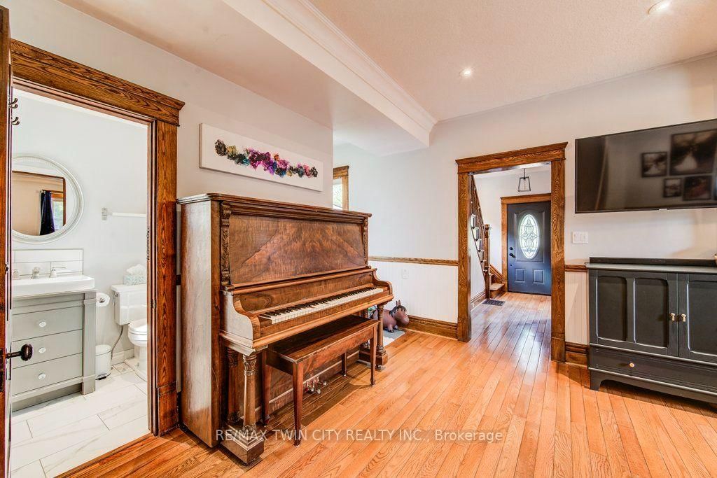 12 Queen Mary Street • Wilmot, ON photo 15