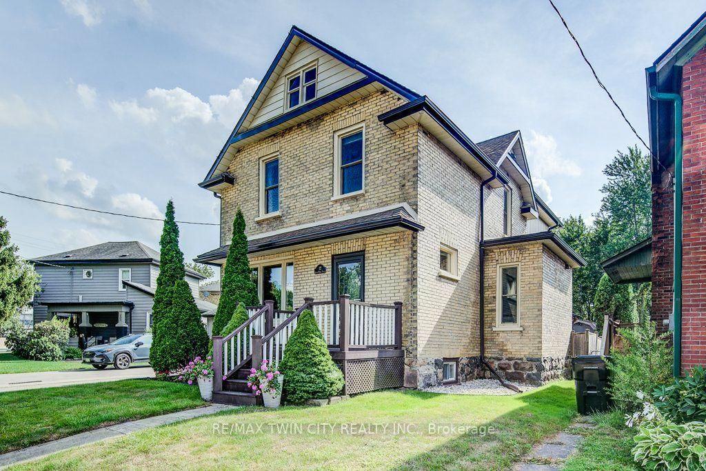 12 Queen Mary Street • Wilmot, ON photo 2